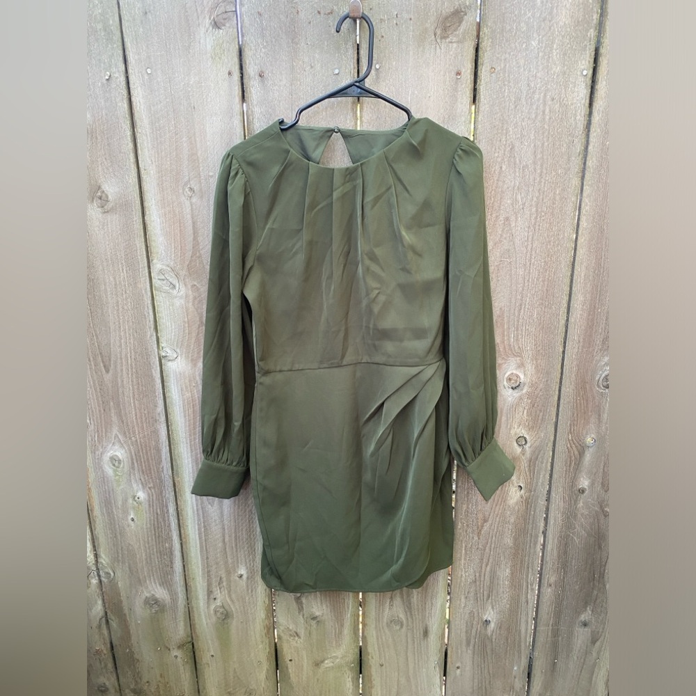 Adelyn Rae Green Dress Size Medium